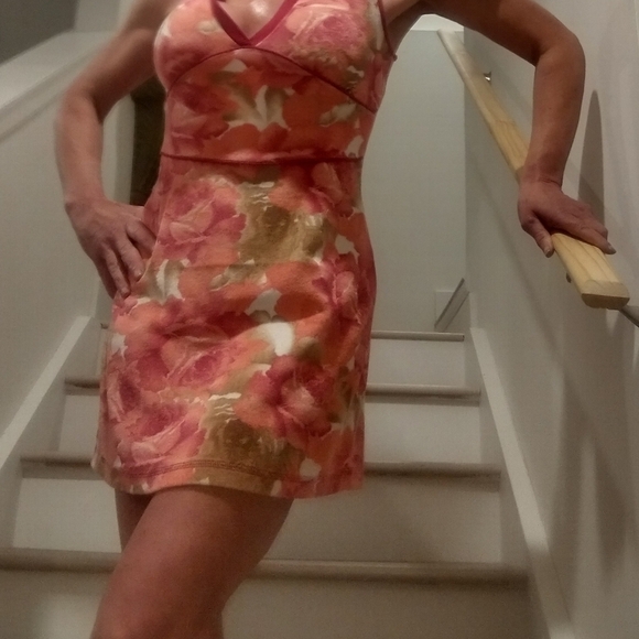 Sexy, flirty Guess  summer dress - Picture 2 of 8